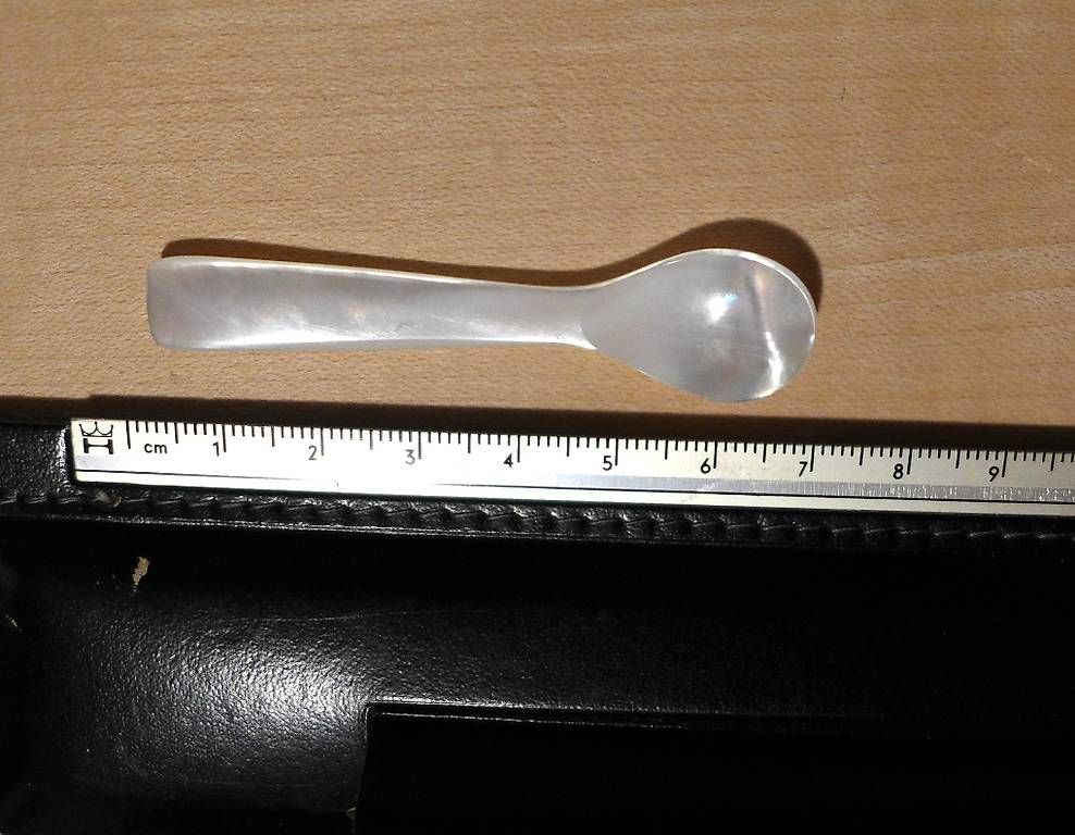 Löffel: Wunderschöner kleiner Löffel aus Perlmutt – Neu und originalverpackt aus Ebnat-Kappel von Jonezy 1