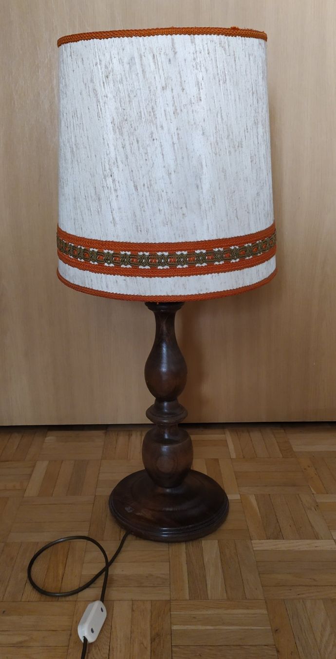 Lampade: ancienne lampe de table en bois – Usato da Chezard St-Martin venduto da Loucail 2