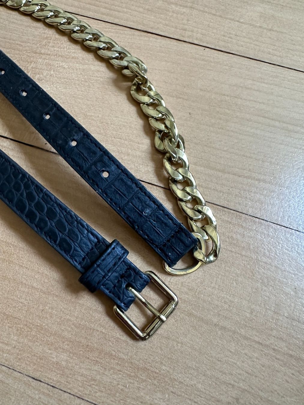 H&M Cinture: Gürtel-Kette schwarz-gold XS – Usato da Zürich venduto da Diazaio 1