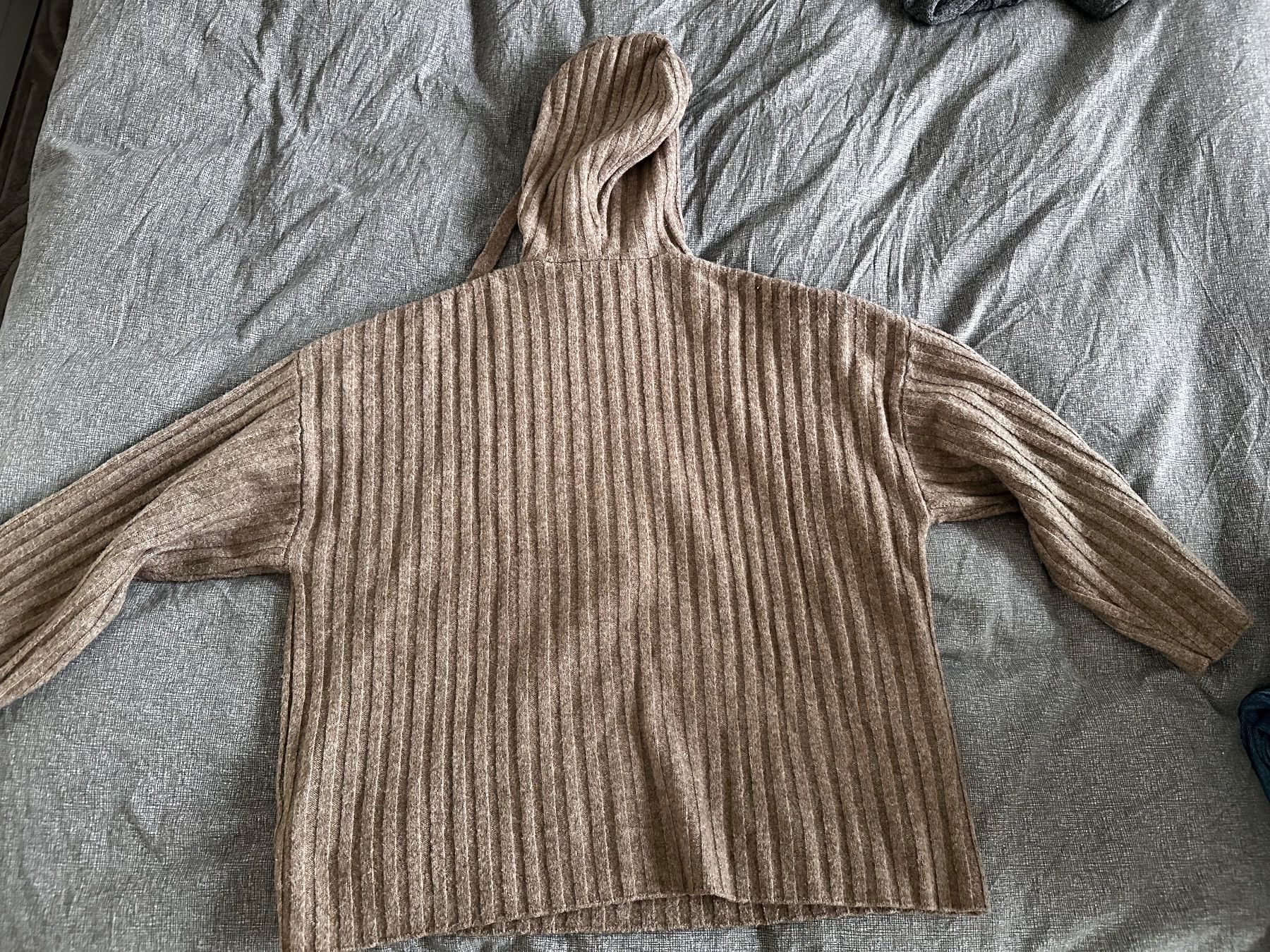 H&M Maglioni & Felpe: H&M Strick-Hoodie, Top Zustand – Usato da Haldenstein venduto da enie123 1