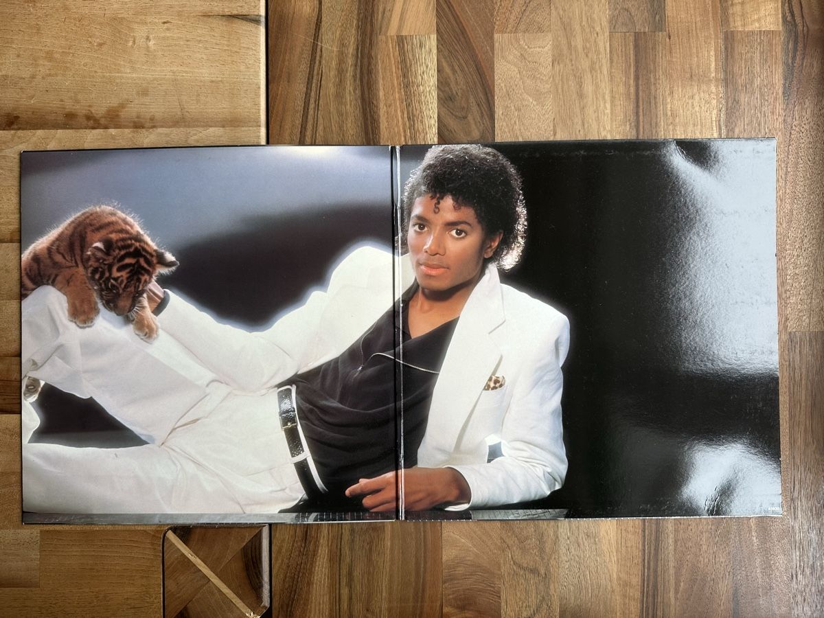 Dischi in vinile: Michael Jackson Thriller Vinyl - Rare! – Usato da Chapelle (Glâne) venduto da DrRoach 1