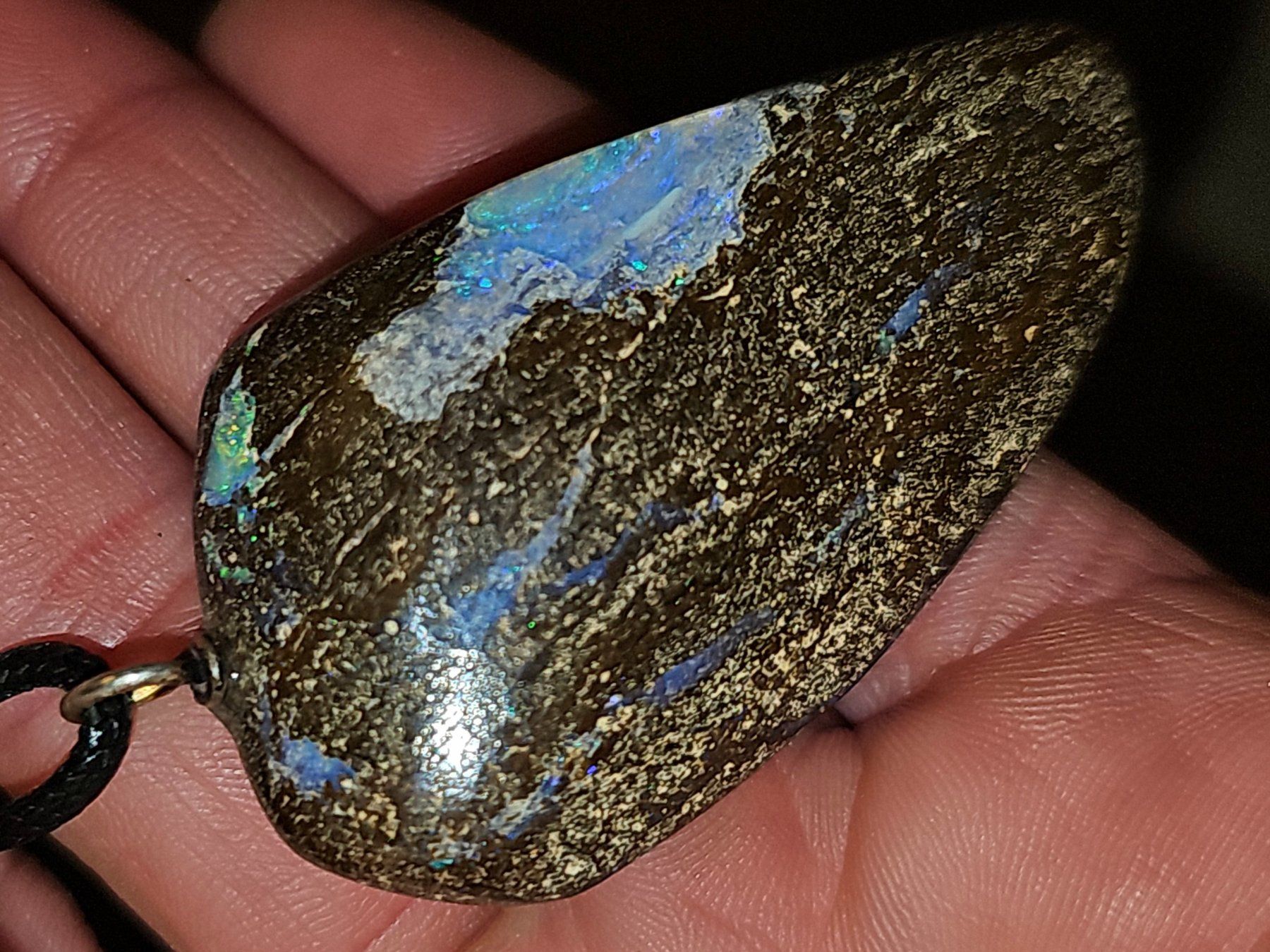 Pietre preziose: Massiver australischer Boulder Opal Anhänger – Usato da Uerkheim venduto da Winwinner 1