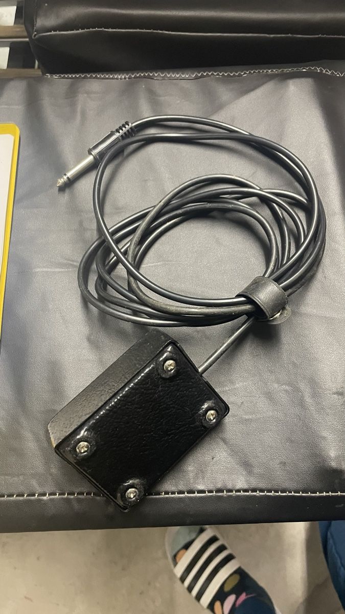 Strumenti musicali: Footswitch Gitarre oder andere Instrumente – Usato da Muri AG venduto da Briefmarke-Schweiz 1