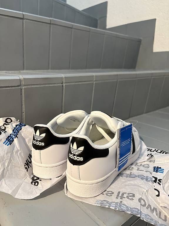 Adidas Damenschuhe: Adidas Superstar Gr 38 NEU – Neu und originalverpackt aus Steffisburg von muffin1990 2