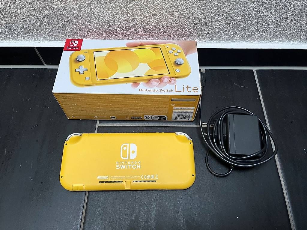 Nintendo Konsolen: Nintendo Switch Lite - tadelloser Zustand – Gebraucht aus Steffisburg von Dolphin012 1