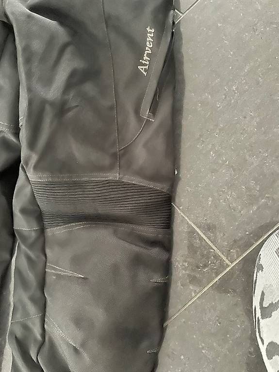 Pantaloni: Töffhose Gr. 32 Motorradhose – Usato da Thayngen venduto da xelera 3