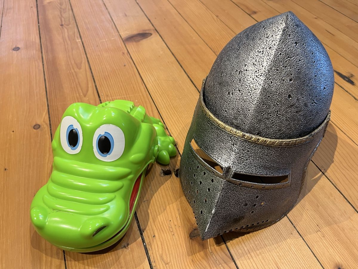 Giocattoli: Ritterhelm und Froschspiel Speizeugset – Usato da Schönenwerd venduto da Phipsz 1