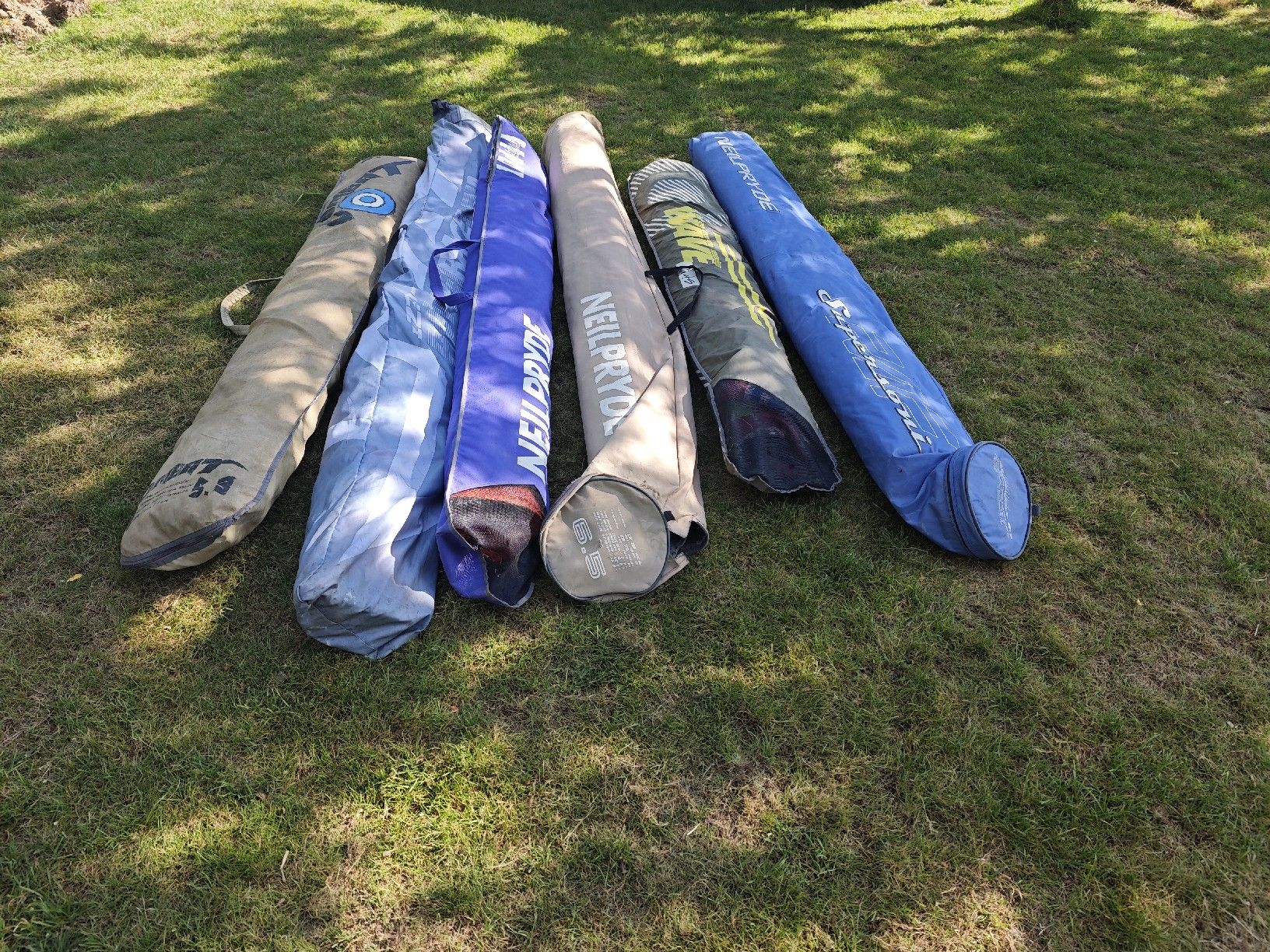Surf: Windsurfsegel Set in verschiedenen Grössen – Usato da Worben venduto da RickSmitth