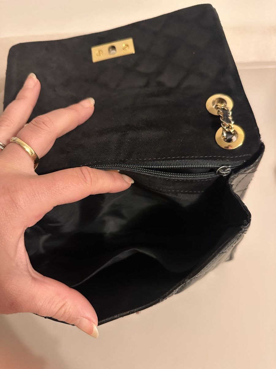 Borse da donna: Tasche Lederlocher mit Goldkette – Usato da Zürich venduto da millaiana 4