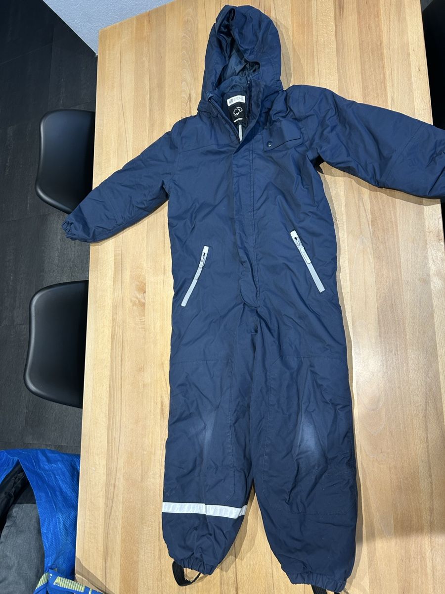 Lotti & Set di vestiti: Skianzug EUR 128 – Usato da Guttet-Feschel venduto da Swissdarter