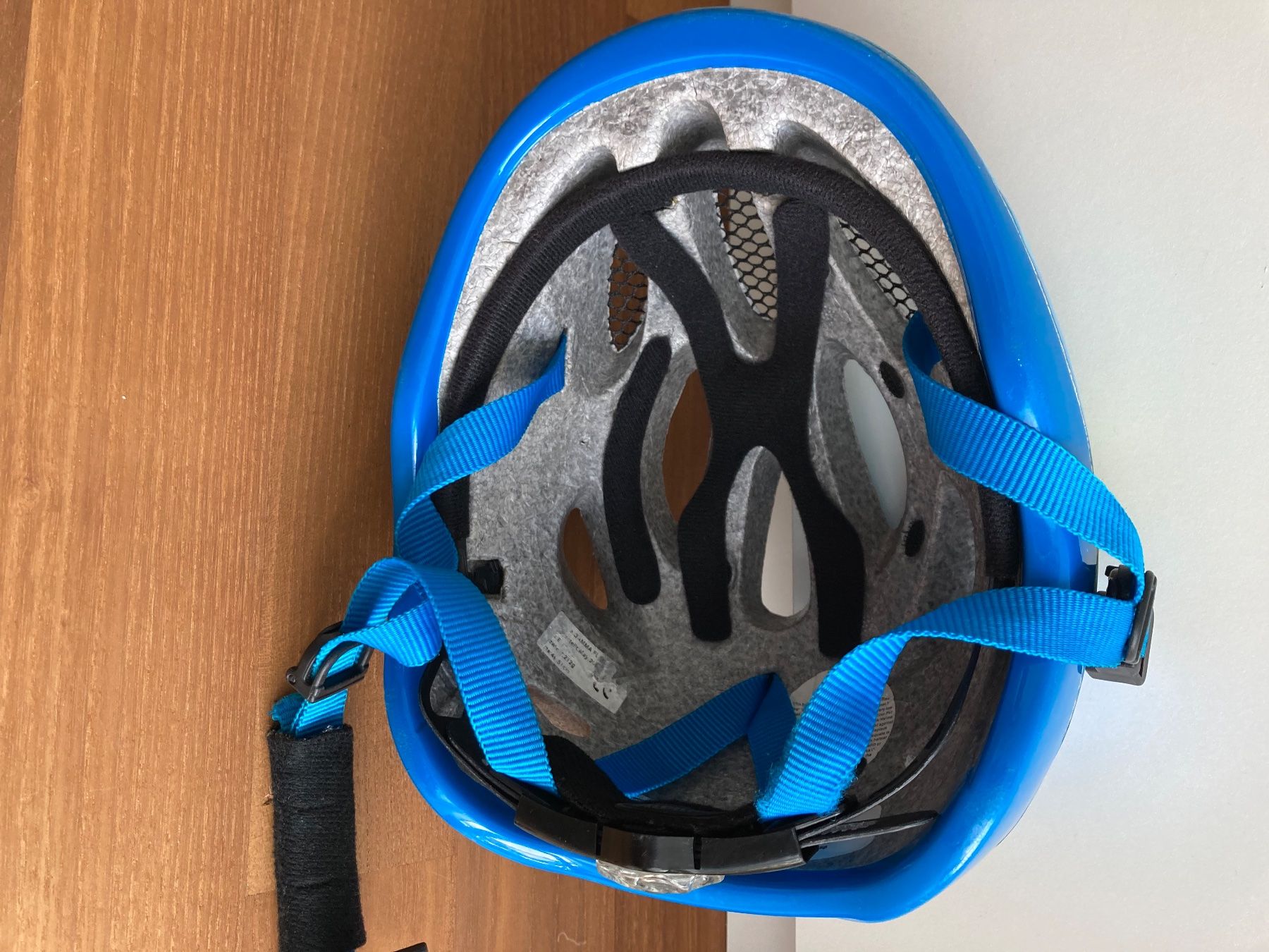 Caschi: Velohelm Alpina 46 - 51 cm – Usato da Luzern venduto da Aldabema 5