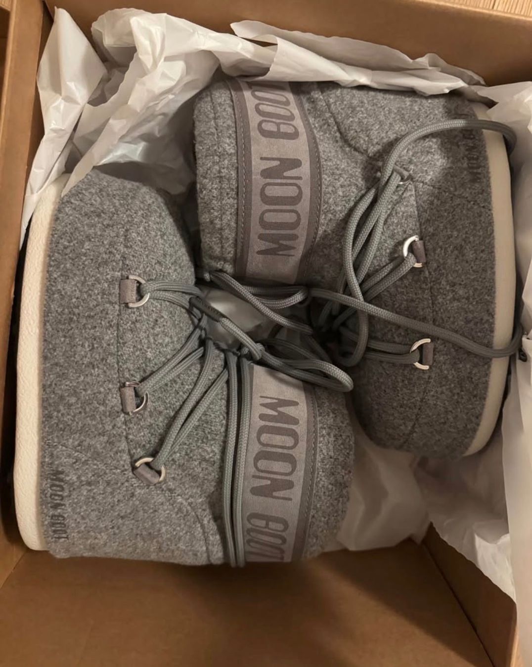 Scarpe da donna: Moon Boots Gr. 33/35 – Nuovo e nell'imballaggio originale da Au ZH venduto da joy_2b8z 1