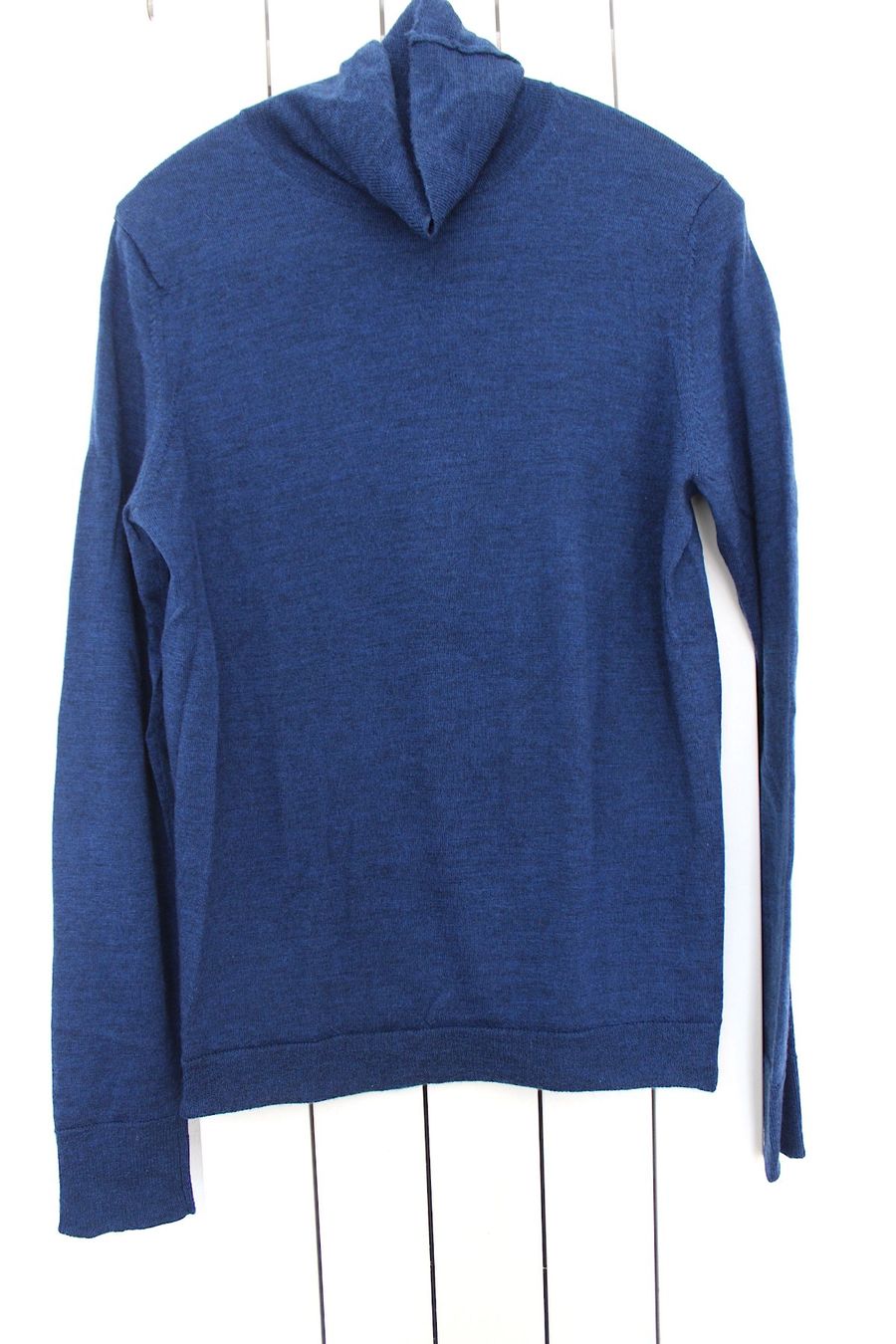 Maglioni & Felpe: Blauer Rollkragen Pullover Gr. M/L ? seihe Masse – Usato da Locarno venduto da madame-tus-sauds