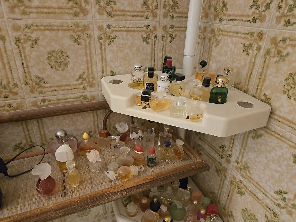 Profumi & Eau de Toilette: Parfüm Sammlung  – Usato da Biel/Bienne venduto da Rouf7 3