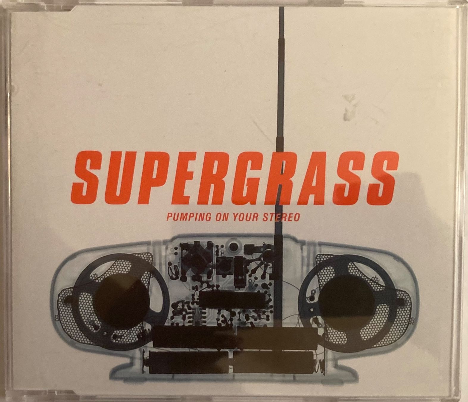 CDs: SUPERGRASS - PUMPING ON YOUR STEREO – D'occasion à Poliez-Pittet par Newtown-Records
