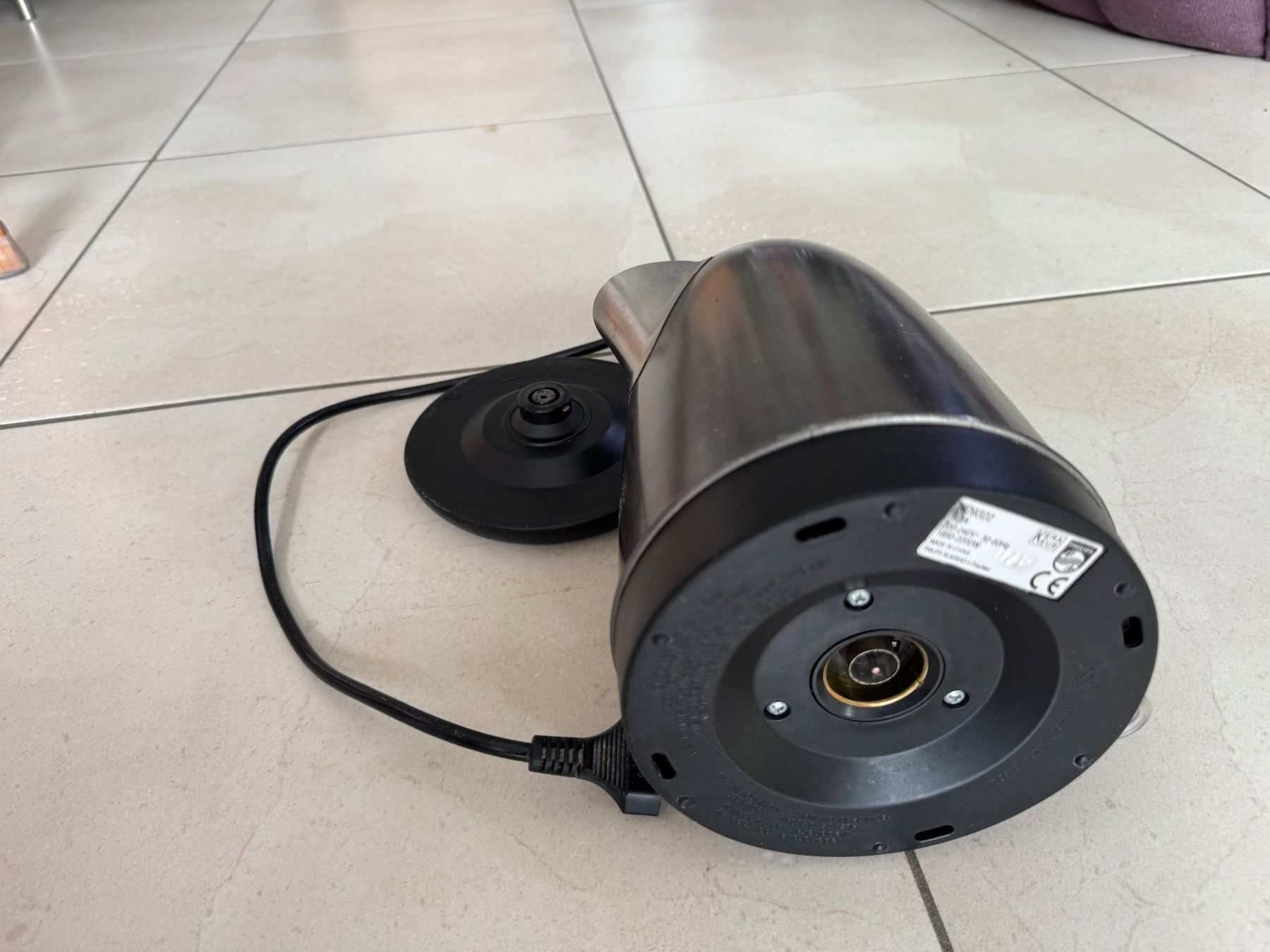 Philips Bollitori: Wasserkocher Philips 1.7 L Metall – Usato da Fribourg venduto da BarbaraD 3