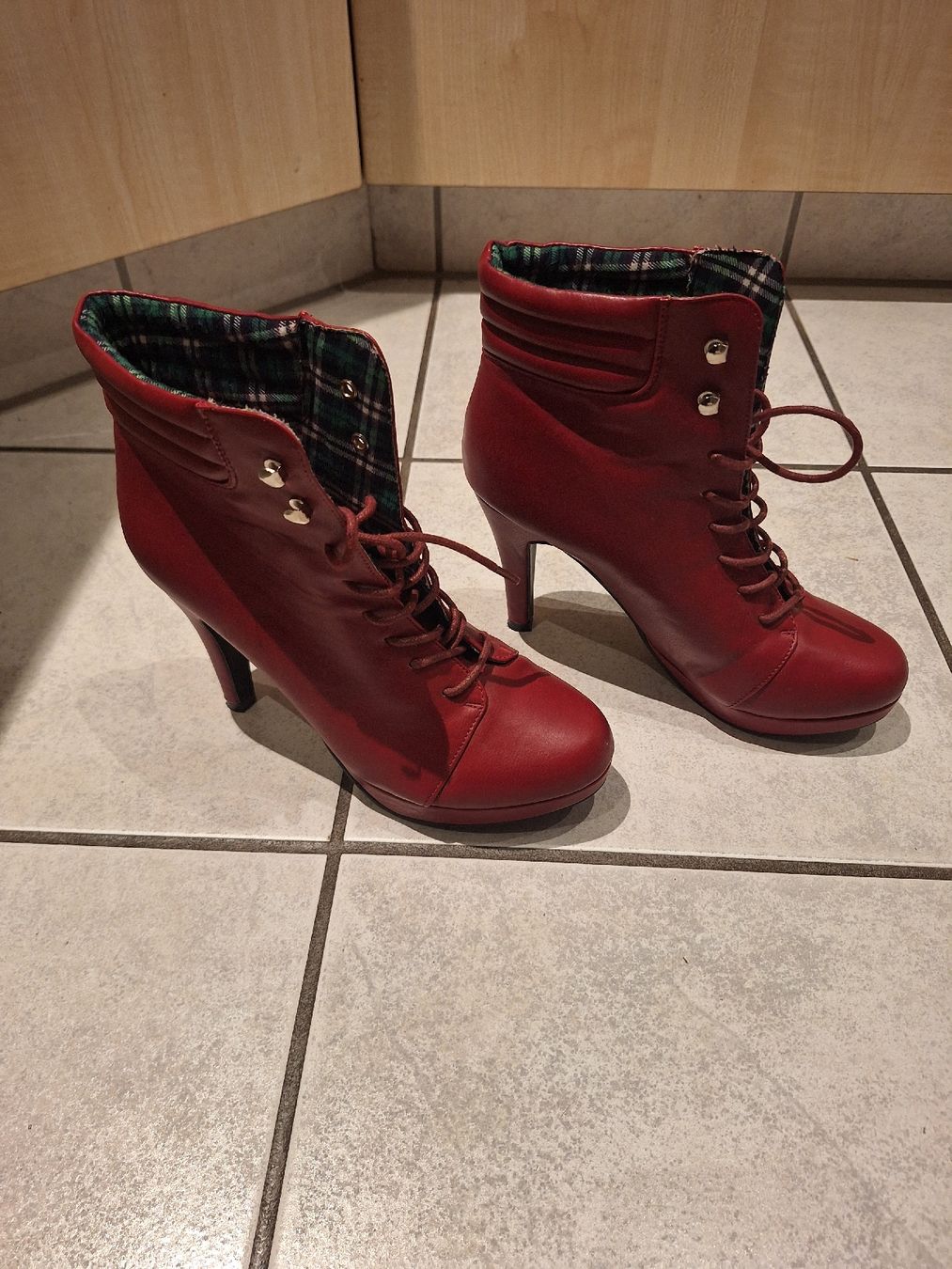 Scarpe da donna: Rote Stiefeletten Gr. 38 – Usato da Aarau venduto da Chillkrot 4