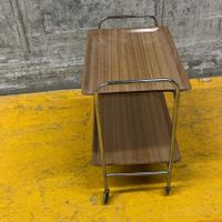 Vintage Servierwagen mit Rollen Holzoptik Metallgestell