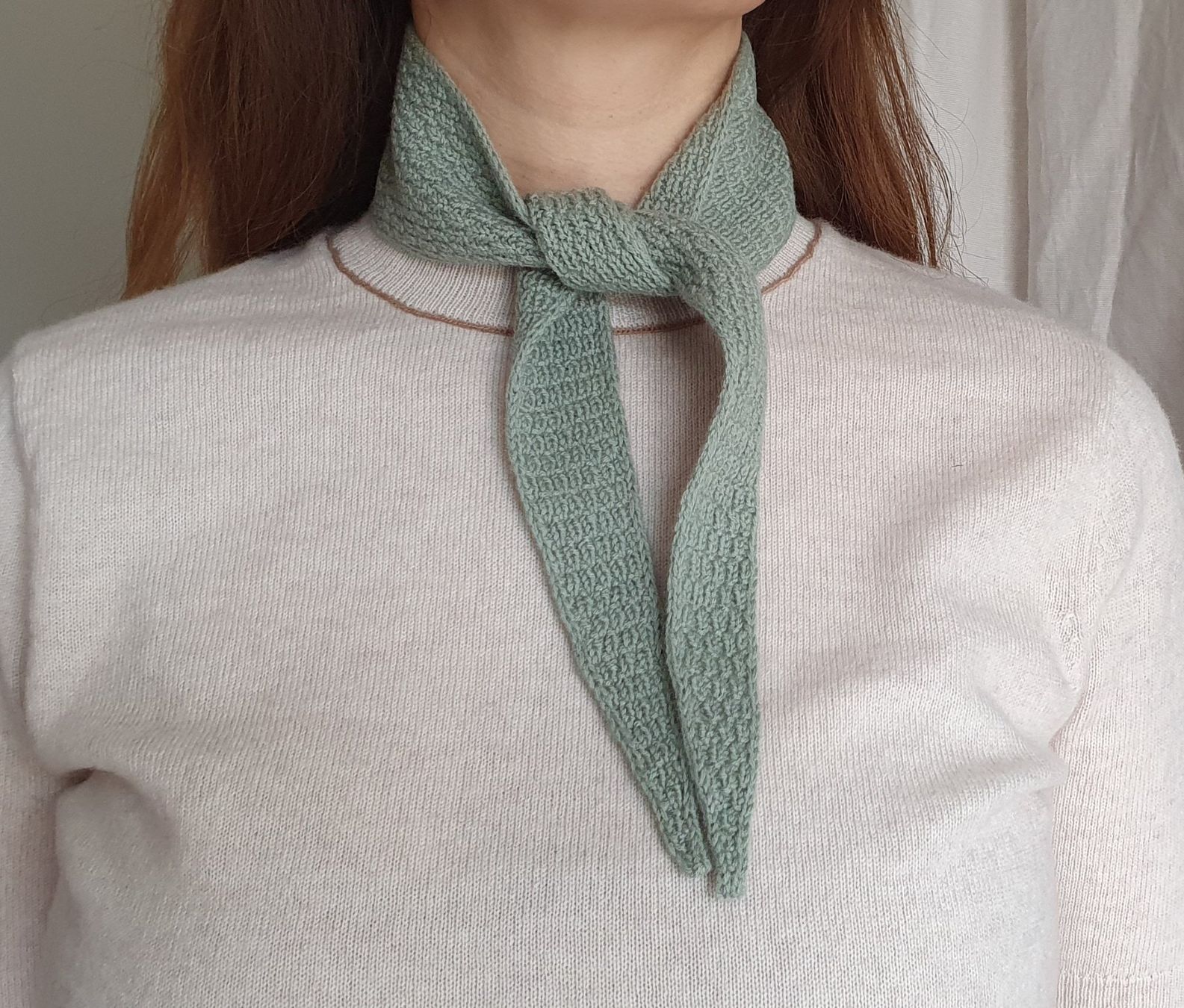 Foulard & Sciarpe: Mini scarf, Strickschal, Handgestrickt, Unikat, Geschenk – Nuovo e nell'imballaggio originale da Neunkirch venduto da Sandramay 5