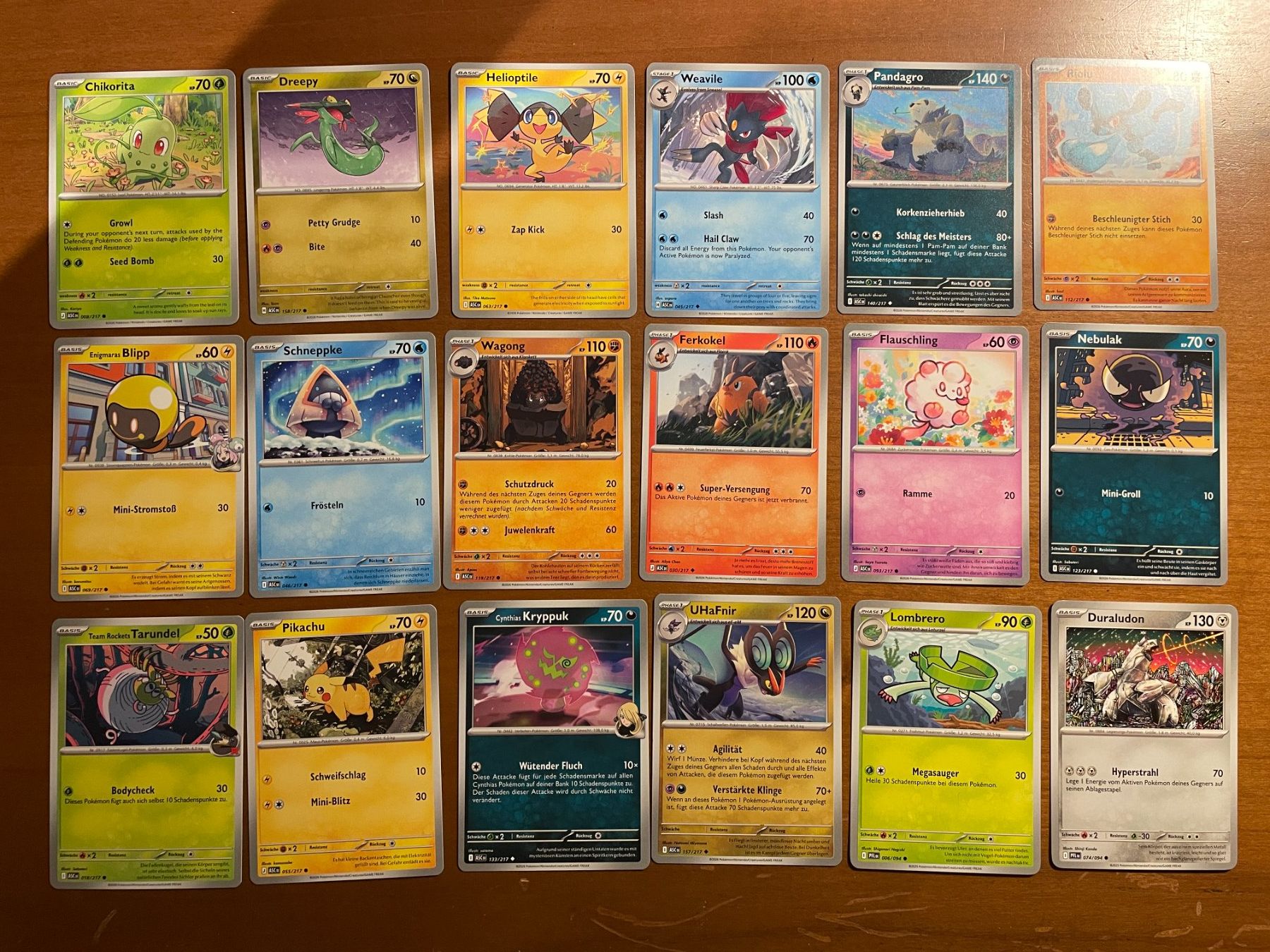 Pokémon Carte collezionabili: Pokemon Karten Set (Versand gratis) – Nuovo (secondo la descrizione) da Chur venduto da Angerson