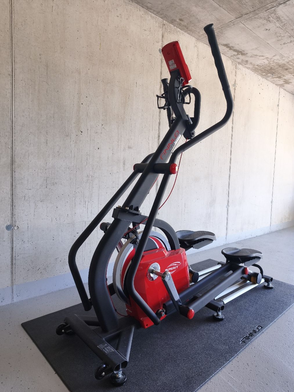 Finnlo Hometrainer: Crosstrainer FINNLO MAXIMUM Spirit E-Glide gebraucht – Nuovo (secondo la descrizione) da Sarmenstorf venduto da MBO64 4