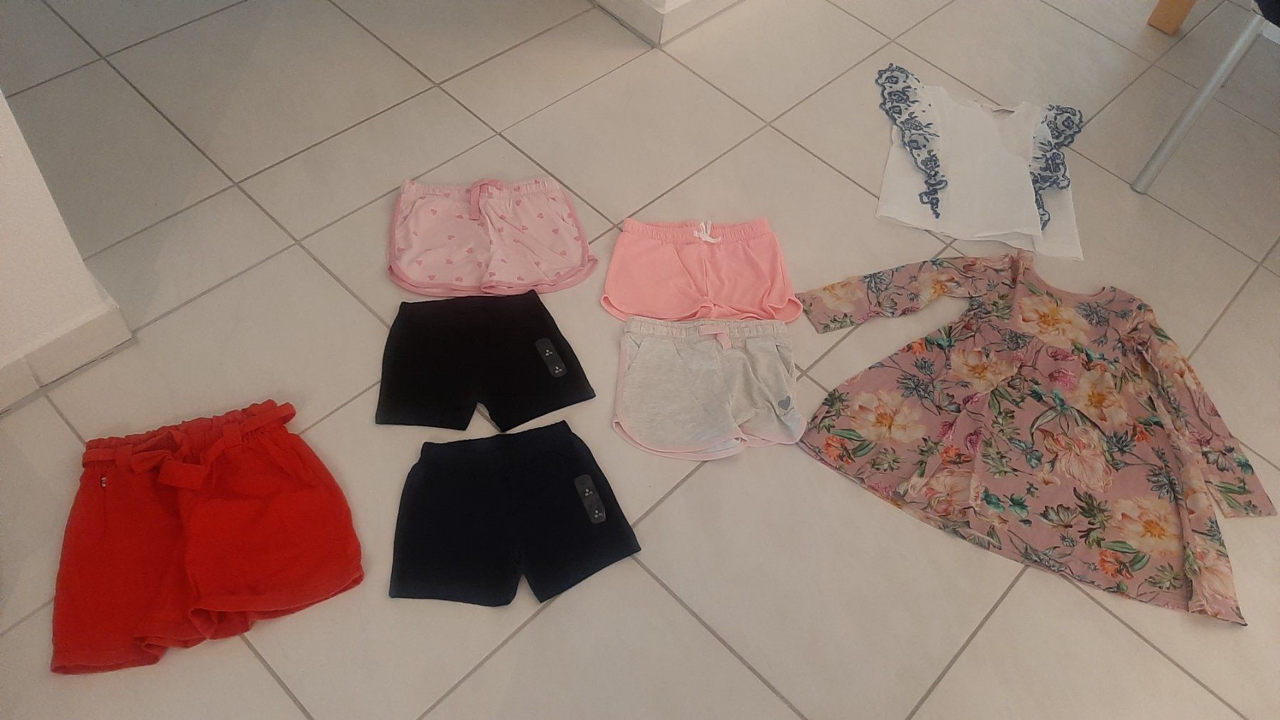 Kleiderpakete & -sets: K..9 R) Mädchen Kleider Set Gr. 122 Gap etc – Gebraucht aus Wil SG von AmandaCreations