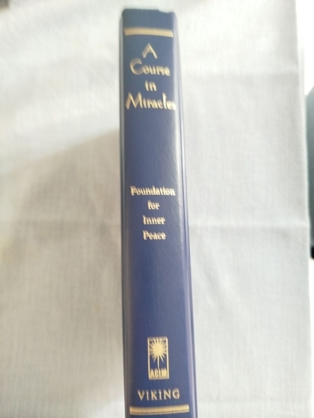 Libri: A Course in Miracles – Usato da Derendingen venduto da Rigatoni01 1