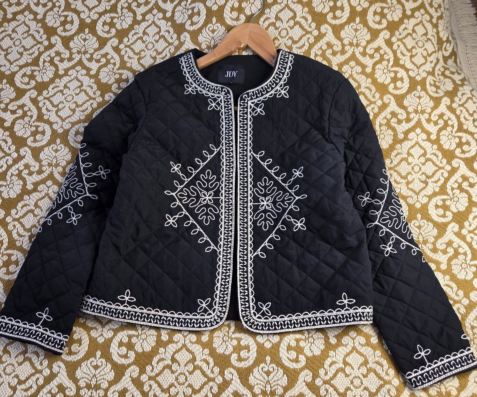 JDY Giacche: Gesteppter Blazer von JDY – Usato da Leissigen venduto da ali_k9v8 5