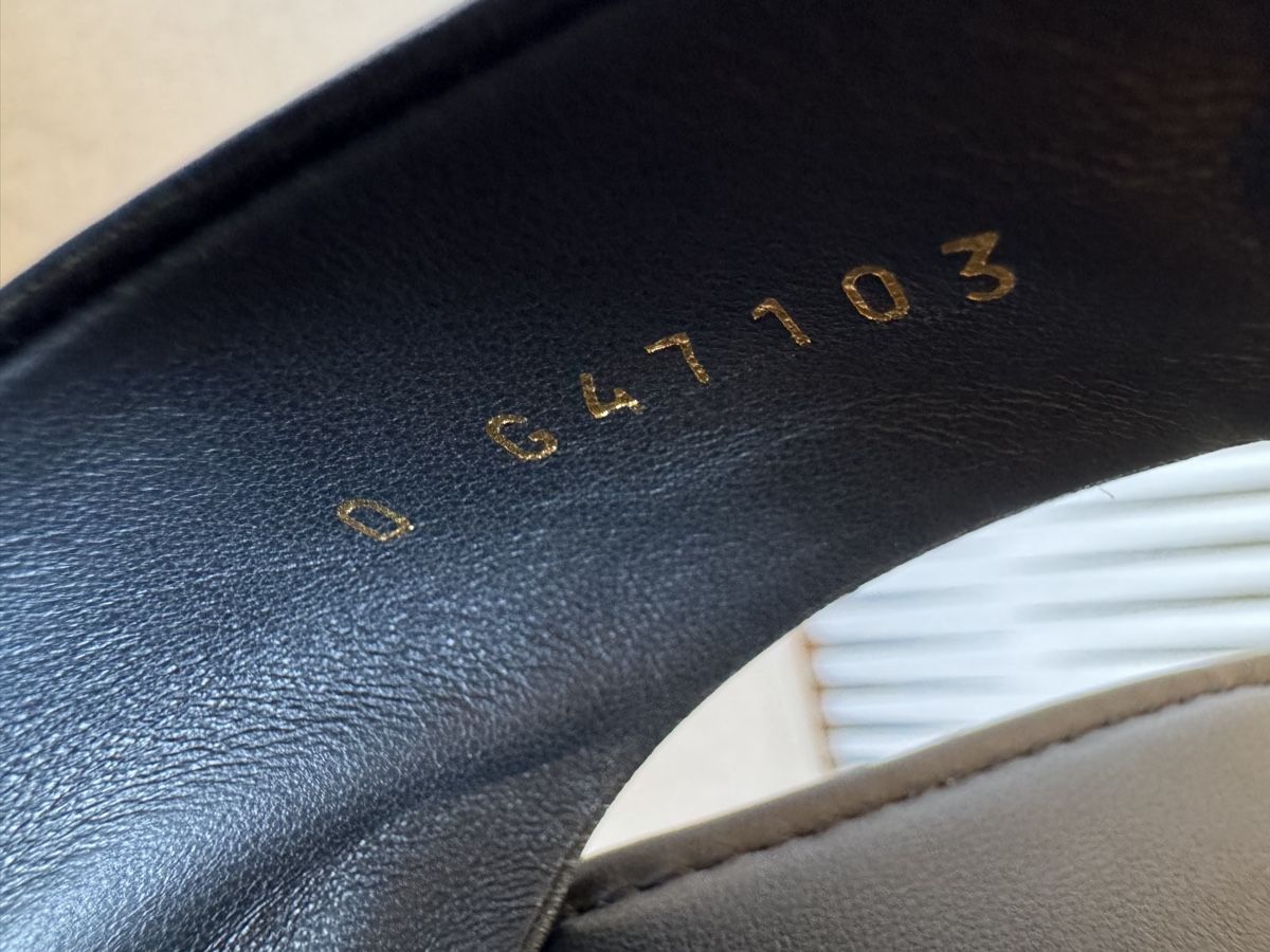 Chanel Scarpe da donna: New Chanel flip-flops – Nuovo e nell'imballaggio originale da Fully venduto da Fashion_Mania 2