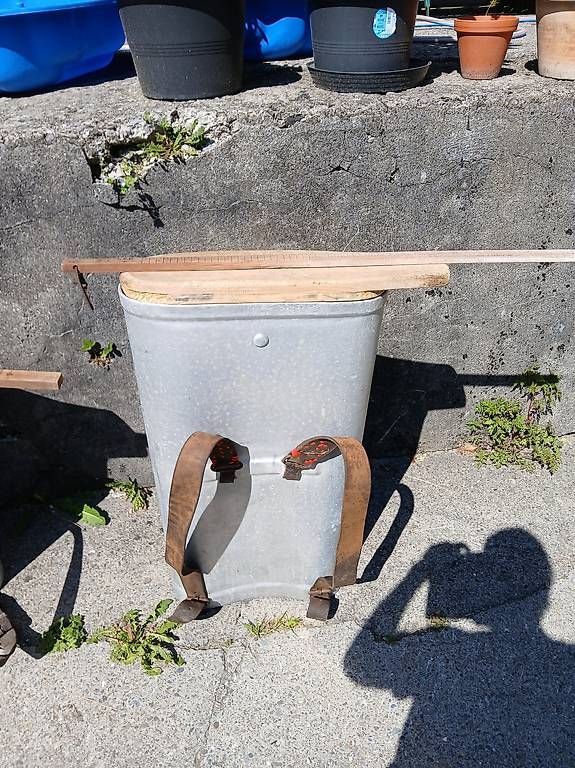 Zaini: Milchbrenten Traggeschier – Usato da Emmetten venduto da Hattiger2 1