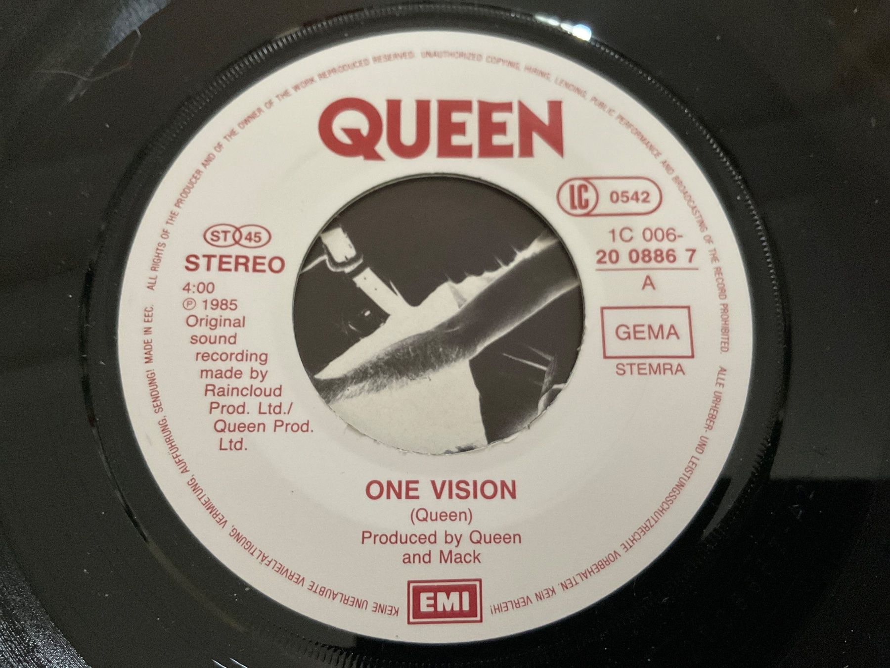 Vinyles: Queen One Vision Single 7 – D'occasion à Delémont par vinylfreak01 2