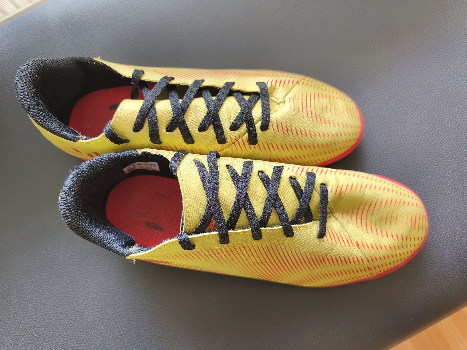 Adidas Scarpe per ragazzi: adidas Nemeziz Messi – Usato da Wädenswil venduto da CrumplerBags