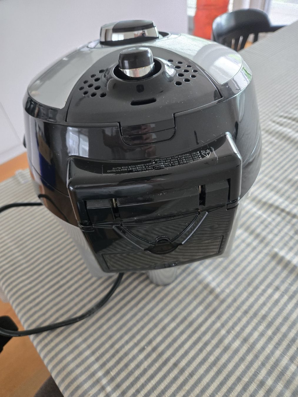 Pentole: Cuchen Electric Rice Cooker CJS-FA1002DV - Versatile! – Usato da Fällanden venduto da noa_mh8y 5