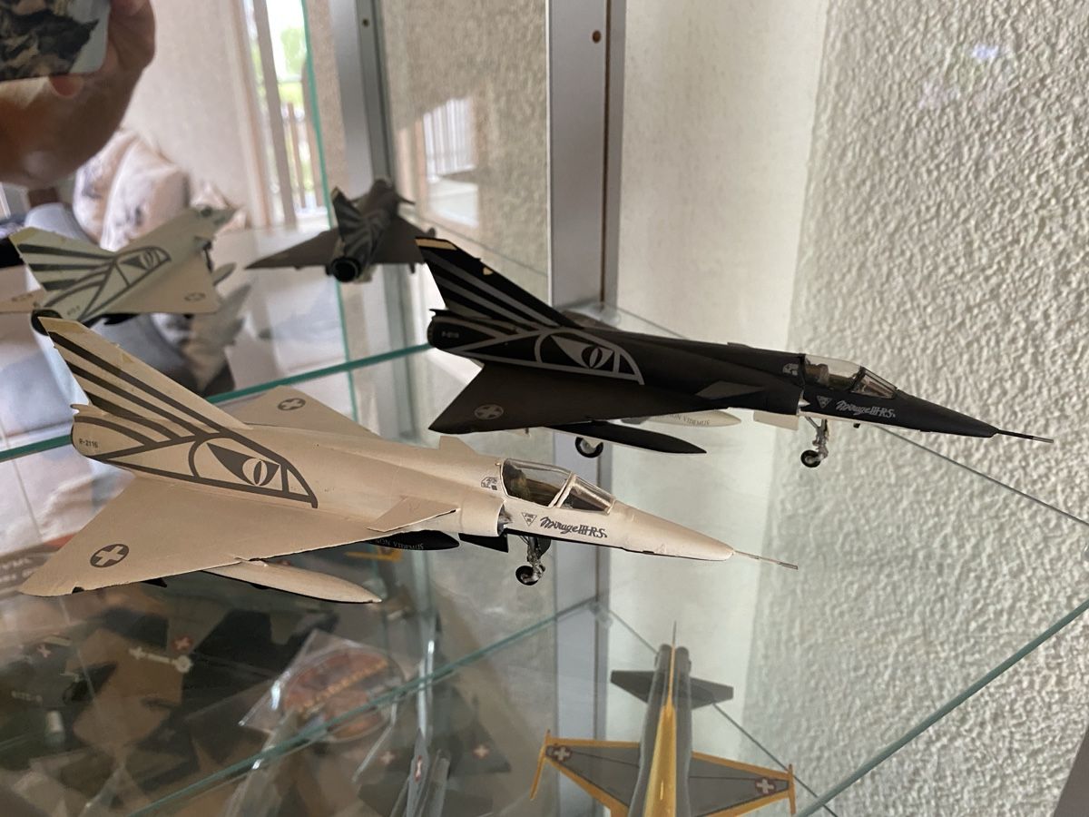 Revell Modellbausätze & Standmodelle: Mirage III RS Black & White 1/72 – Neu (gemäss Beschreibung) aus Buochs von snowman07 3