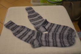 NO 41 - SOCKEN - HANDARBEIT - NEU (AZ2)