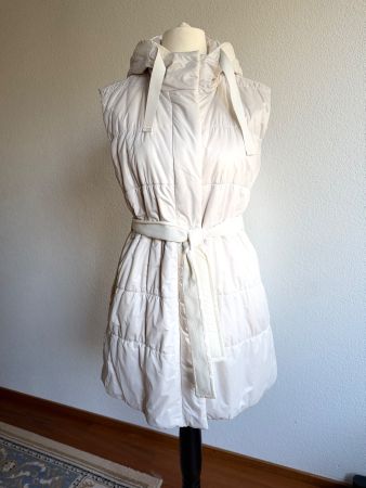 Steppweste weiss  Marella mit Kapuze und Gürtel gebraucht