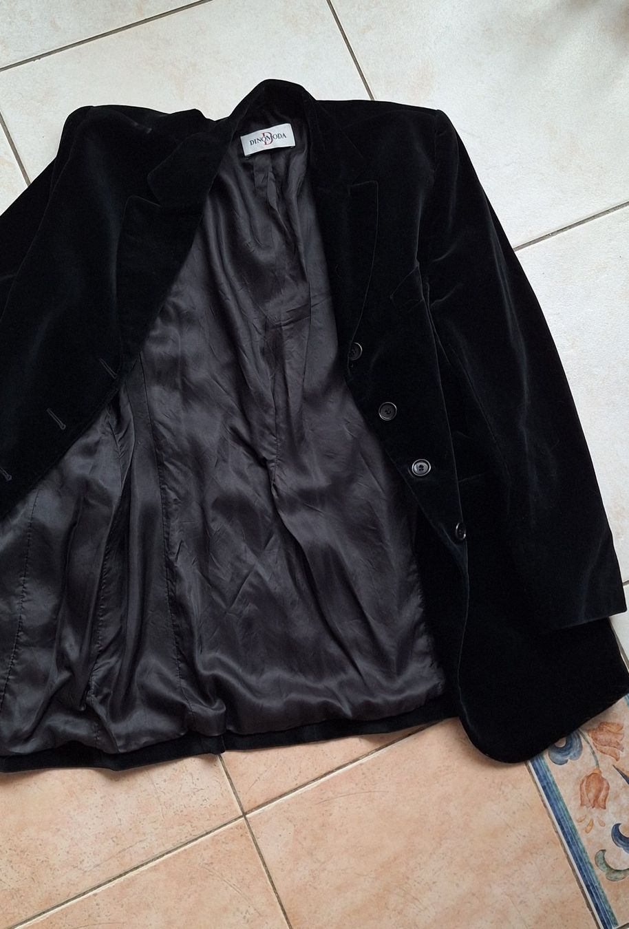 Giacche: Veste noire en velours 40 – Usato da St-Triphon venduto da Jldr0 3