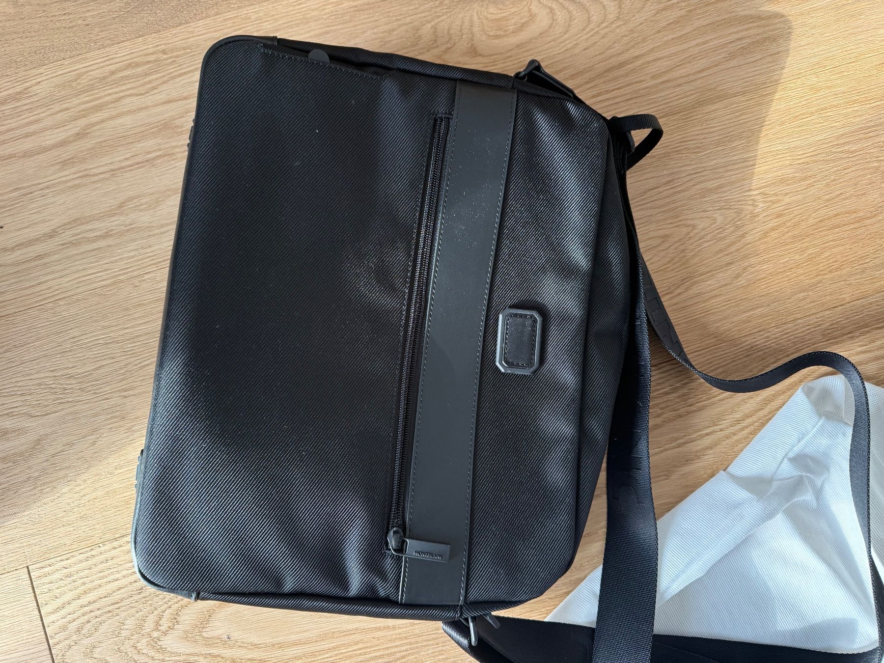 Montblanc Borse: Montblanc Nightflight Messenger Bag Neu! – Nuovo e nell'imballaggio originale da Erlinsbach venduto da homer2478 3