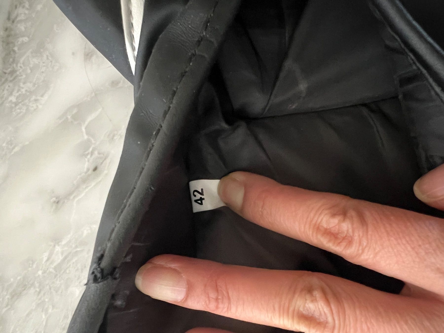 Guanti & manicotti: Boxhandschuhe Leone Black Small Hand 10 OZ – Usato da Hünenberg See venduto da mississauga 6