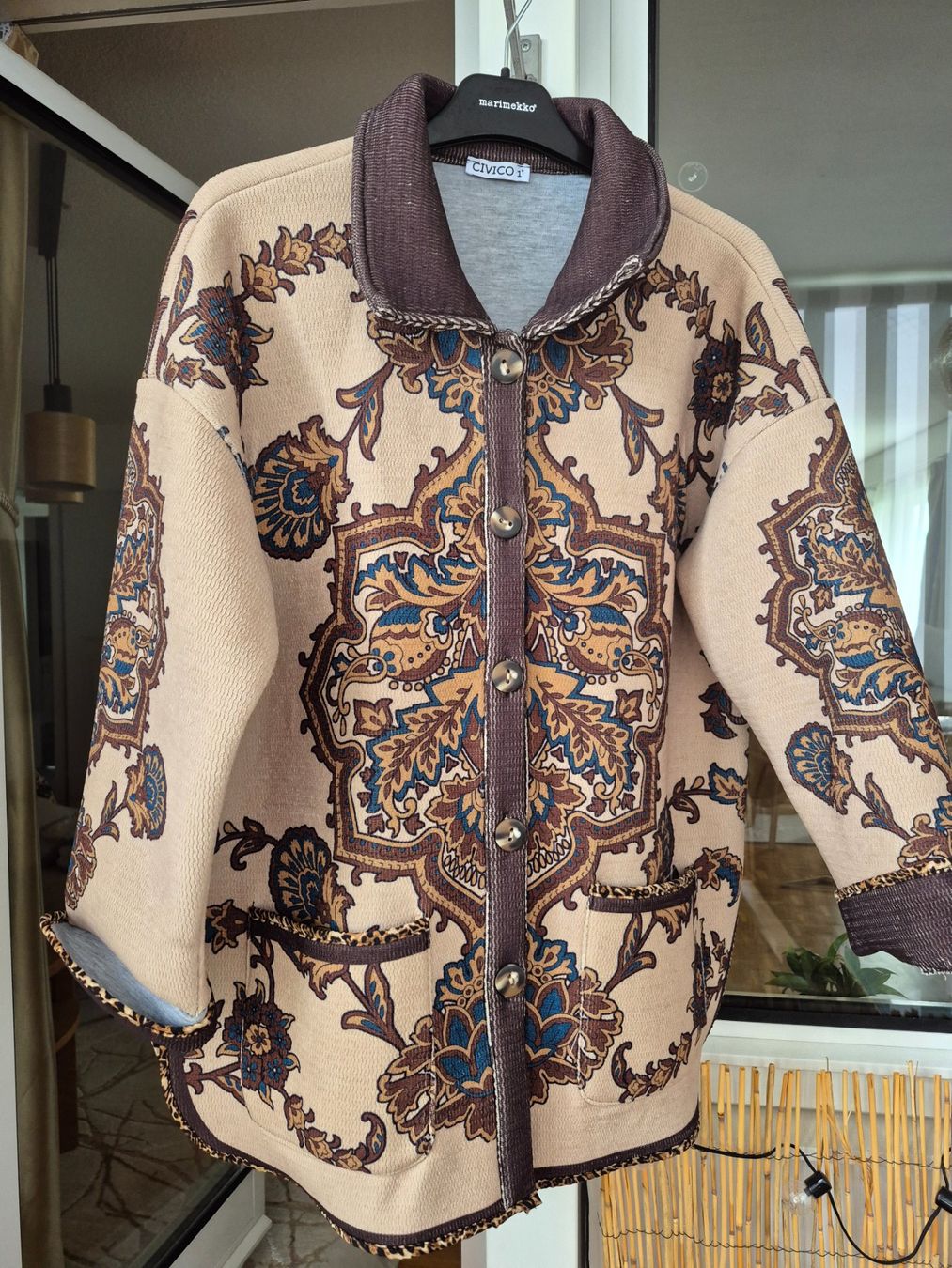 Vestes: Übergangsjacke num.L – D'occasion à Wetzikon ZH par Santalik