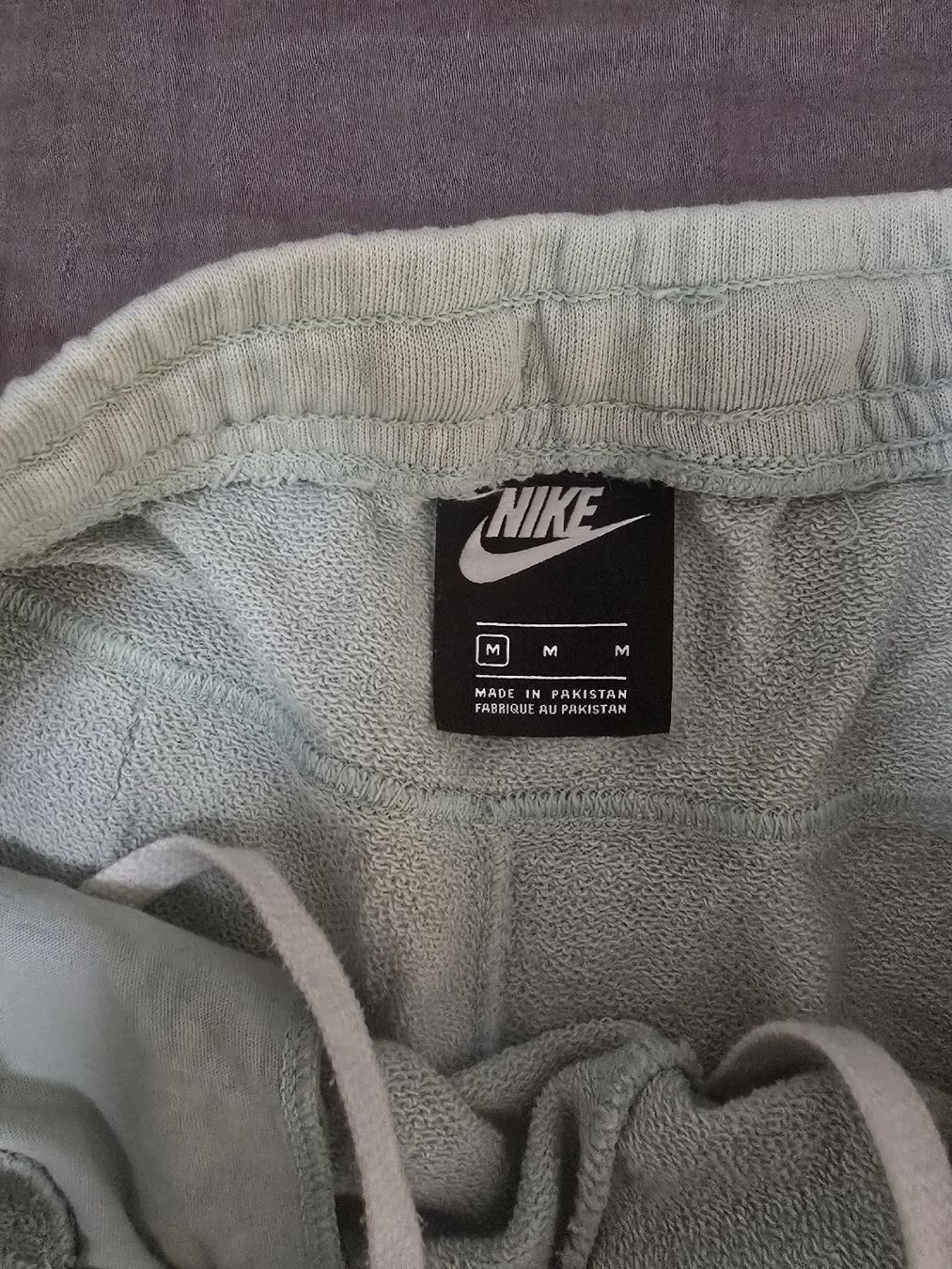 Nike Pantaloni: Short Nike vert menthe taille M  – Usato da Mont-sur-Lausanne venduto da Didinho 2