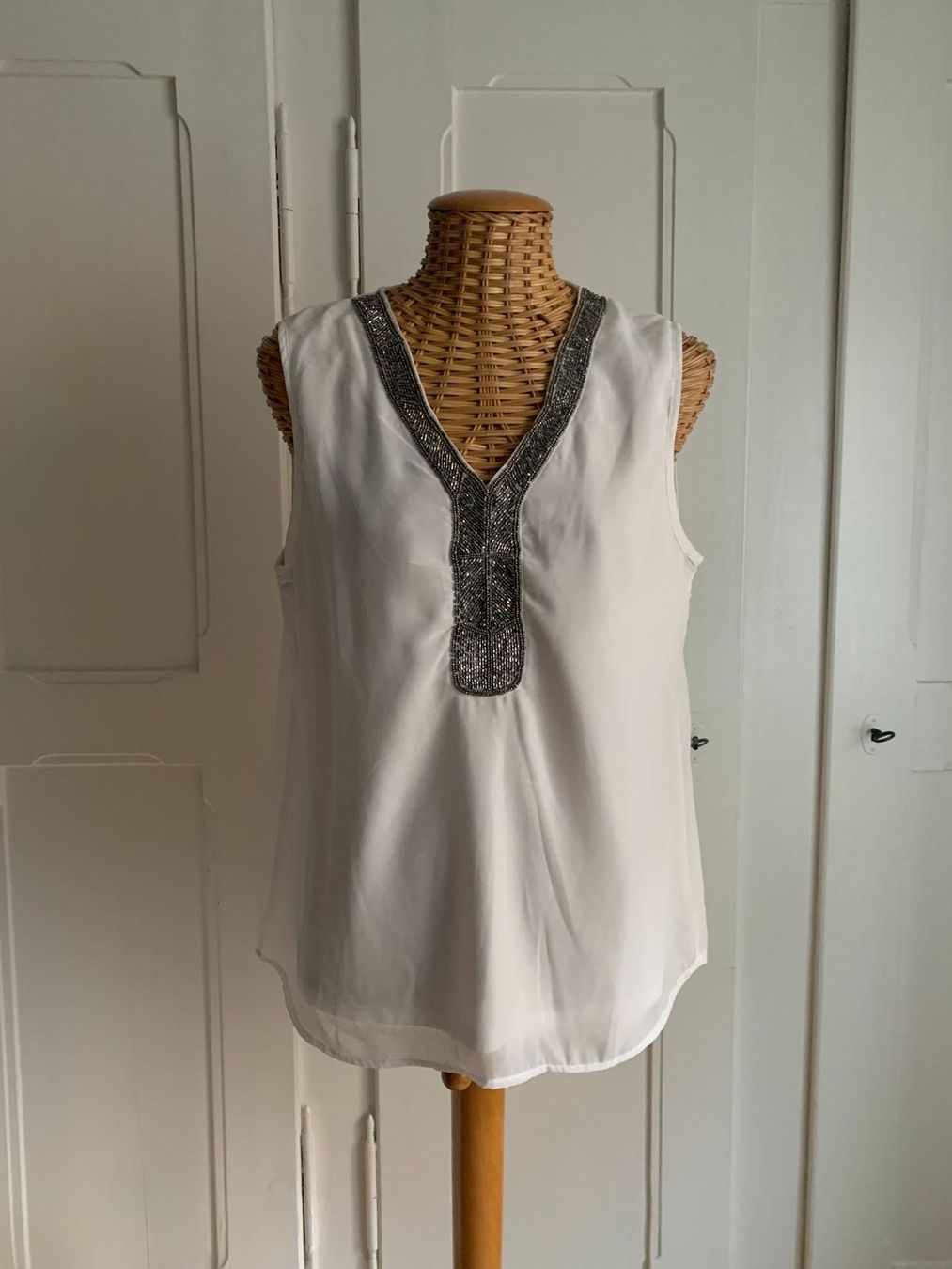 Only Tops: ONLY - Chiffon Top weiss 42 – Gebraucht aus Zürich von Diazaio