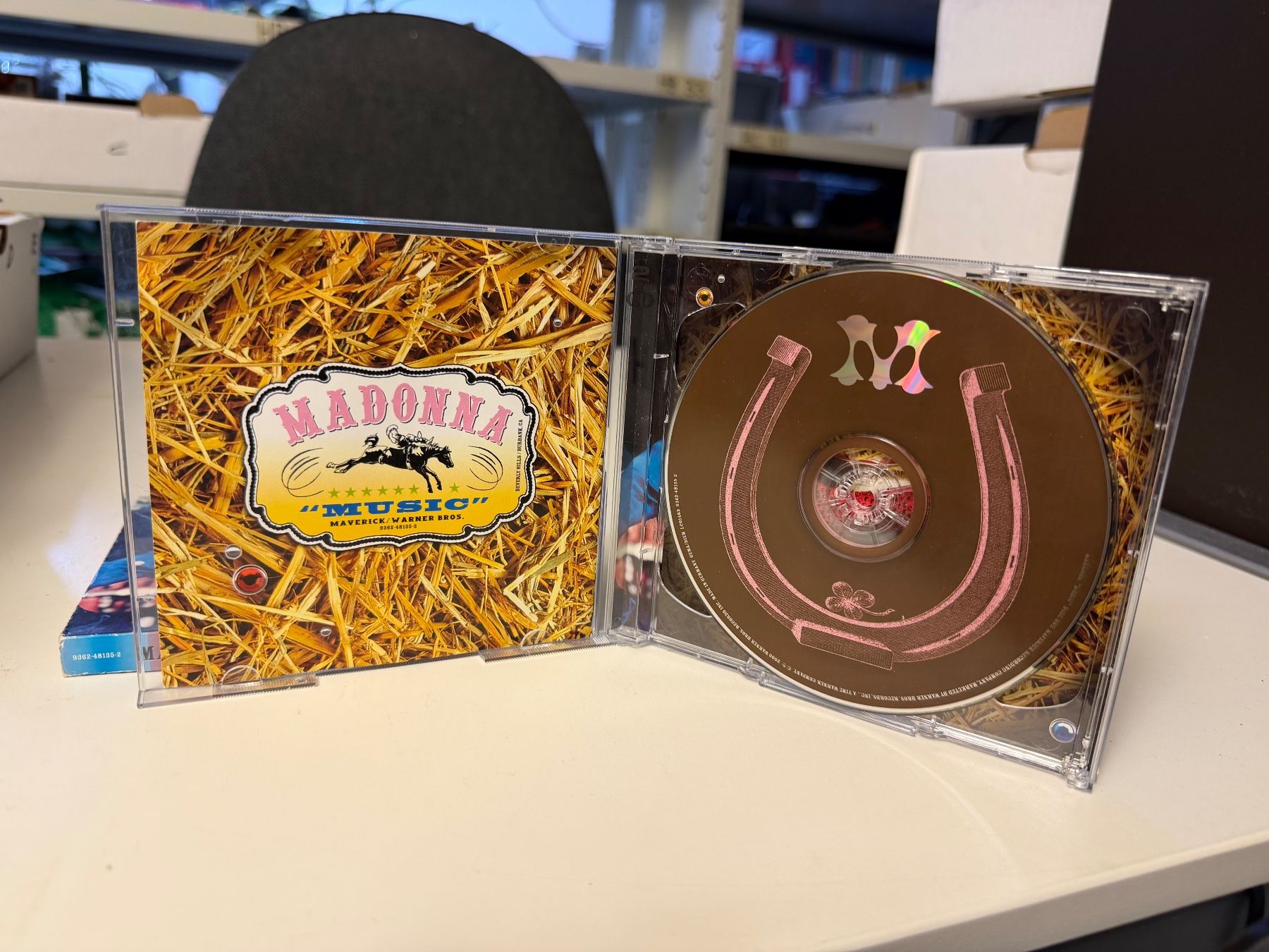 CDs: Madonna - Music - Limited Edition - HB21D – D'occasion à Küsnacht ZH par Jazztilldawn 4
