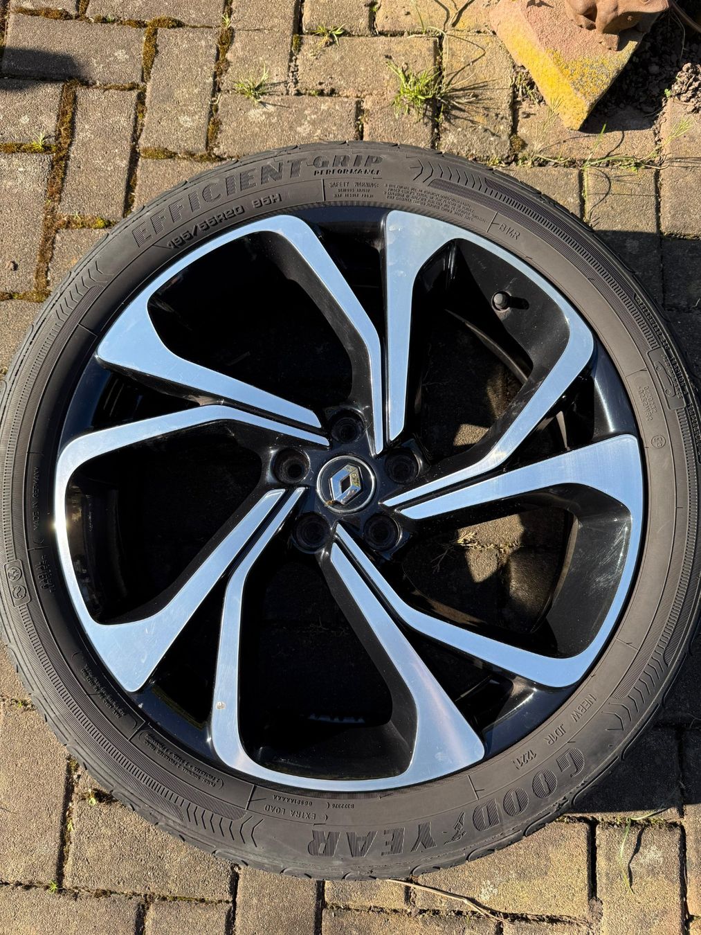 Renault Pneumatici & Ruote complete: Felgen Renault Scenic 4 – Usato da Sevelen venduto da gwo_dp6z 7