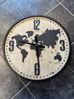 Wanduhr Welt