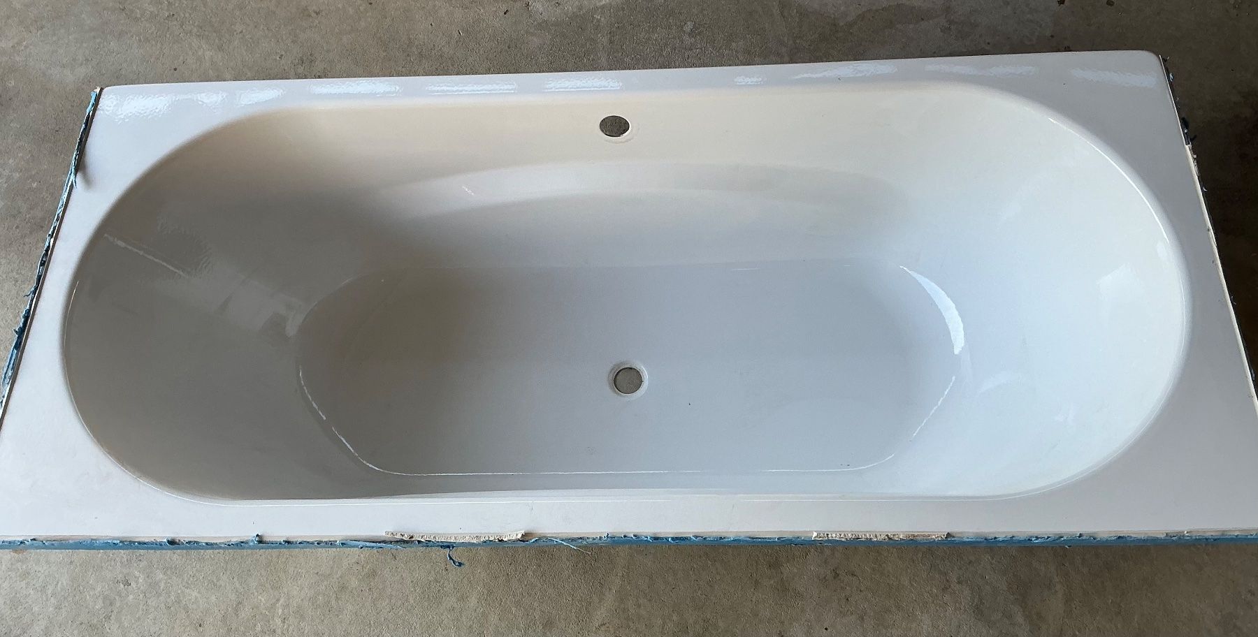 Badewannen: BLITZAUKTION // Badewanne – Gebraucht aus Henggart von Denver