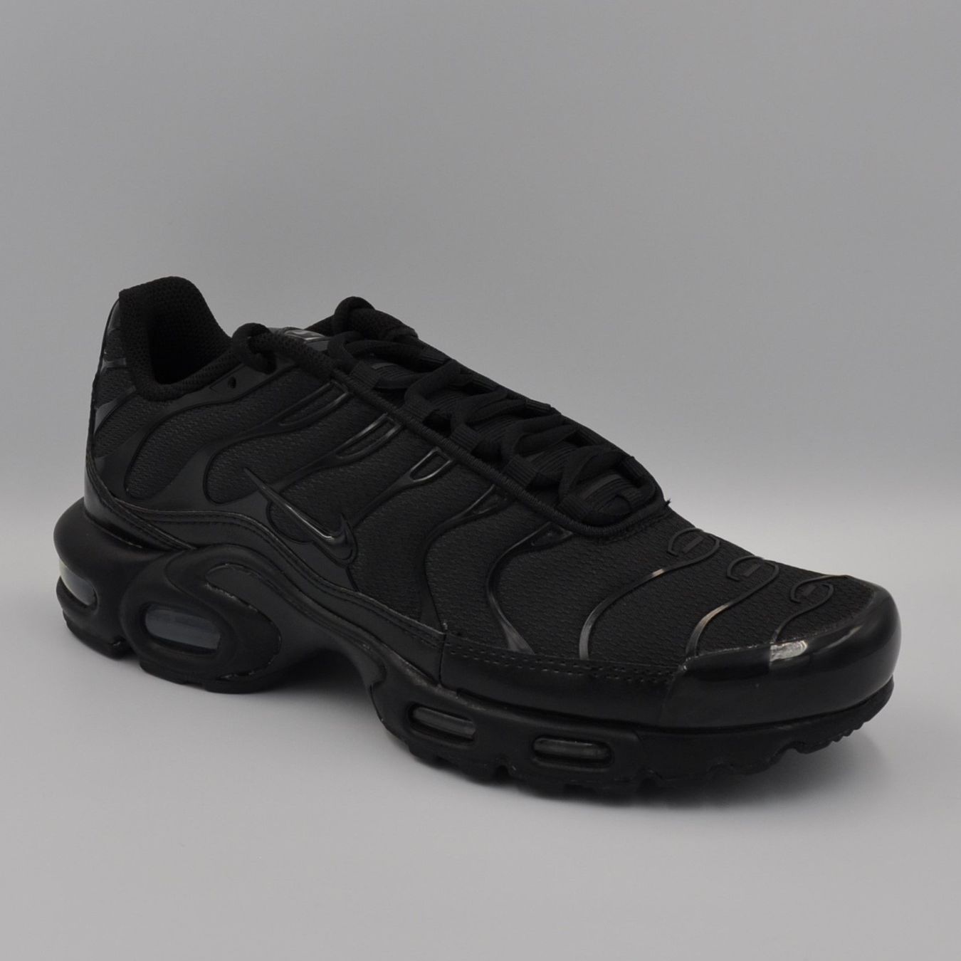 Nike Scarpe da uomo: Nike Air Max Plus TN Black 46 – Nuovo e nell'imballaggio originale da Bern venduto da SneakerheavenLT 3