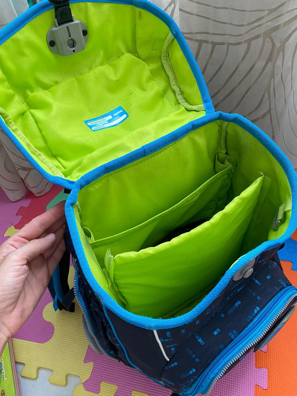 Ergobag Borse & Zaini: Schulranzen Ergobag Cubo light mit Turnbeutel – Usato da Basel venduto da WidmerV 1