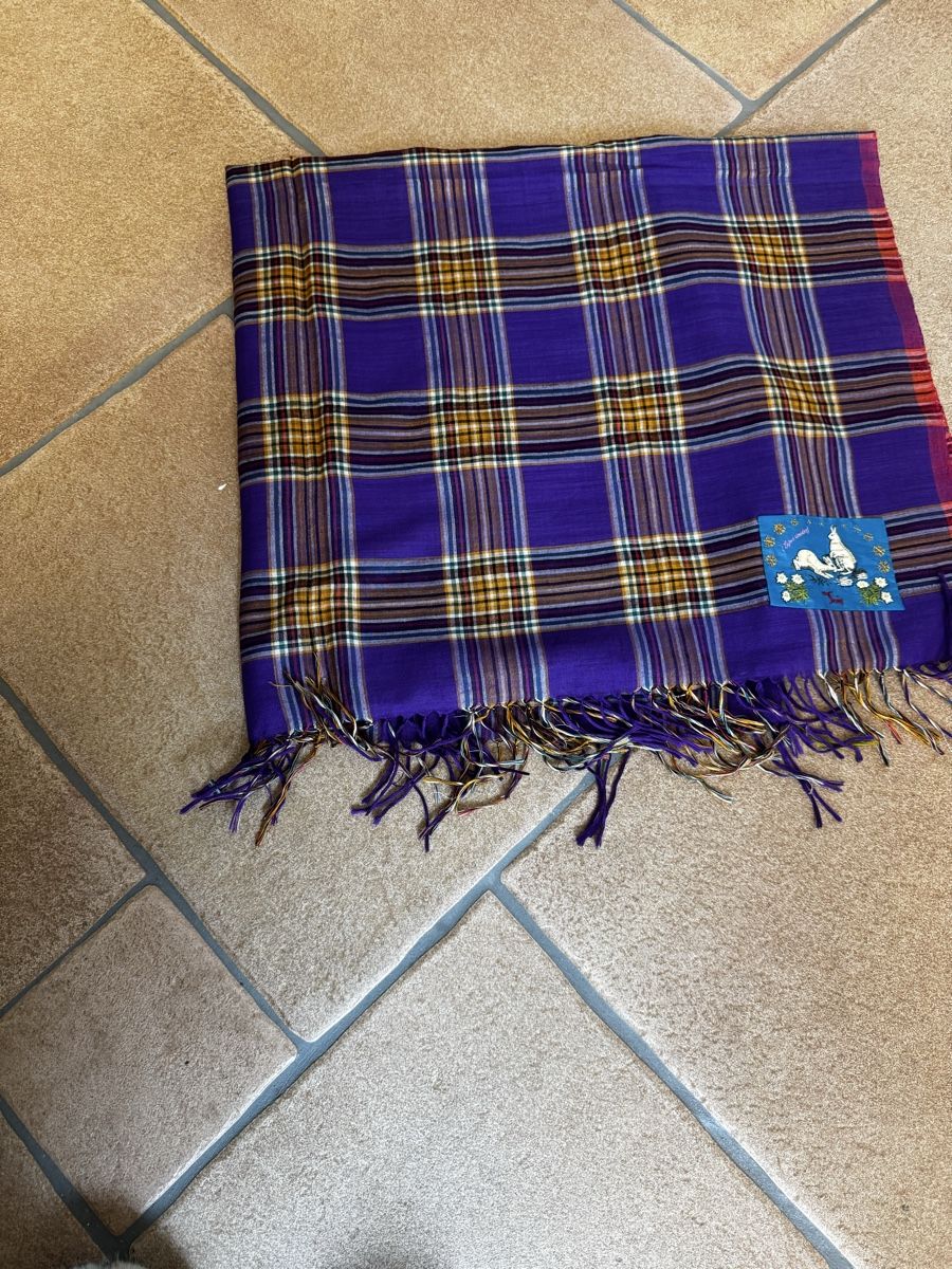 Ensoie Foulard & Sciarpe: Schal en Soie – Usato da Weiningen ZH venduto da petzu
