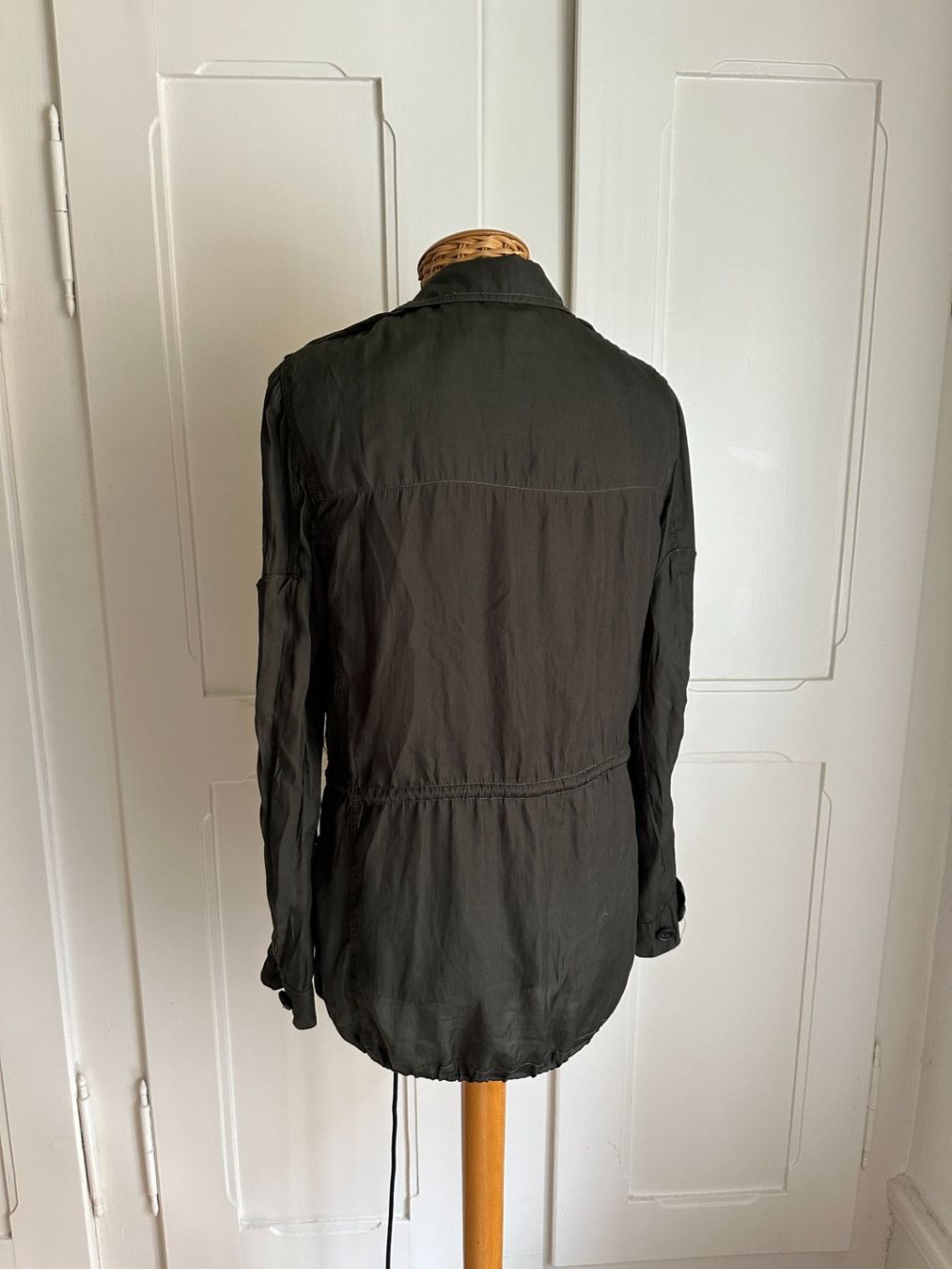 Zara Jacken: ZARA - Jacke olivgrün S – Gebraucht aus Zürich von Diazaio 2
